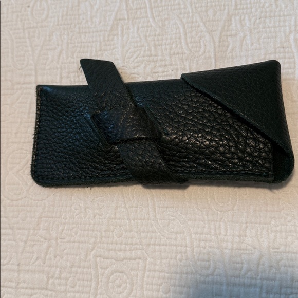 Tortoise Shell Cat-Eye Sunglasses - Picture 2 of 7